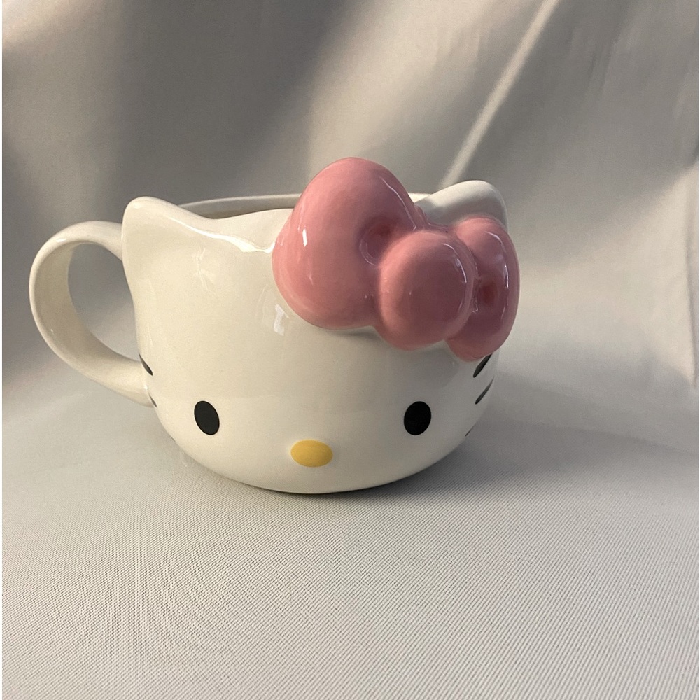 Hello Kitty ๐ - Picture 1 of 6